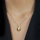 Colar Dourado de Gota Curvada - Galeria